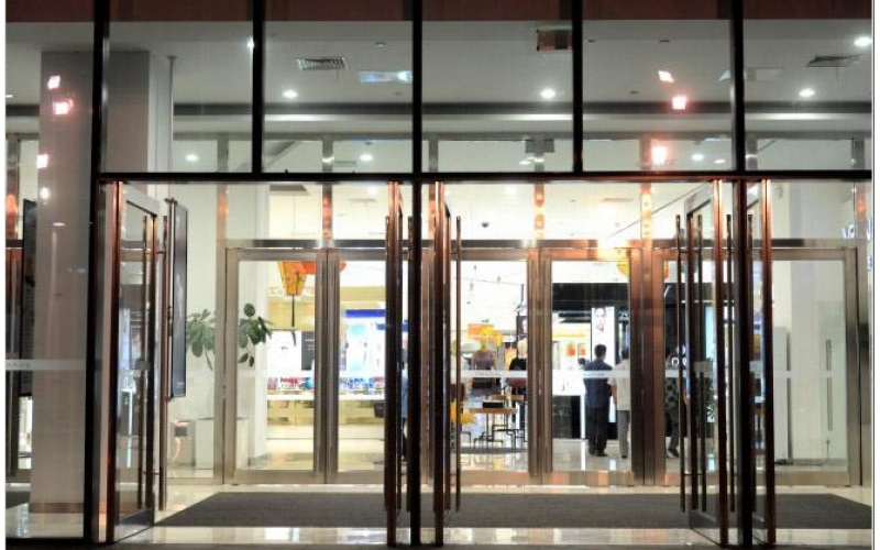 如何選擇最適合商業(yè)場所的開門機(jī)